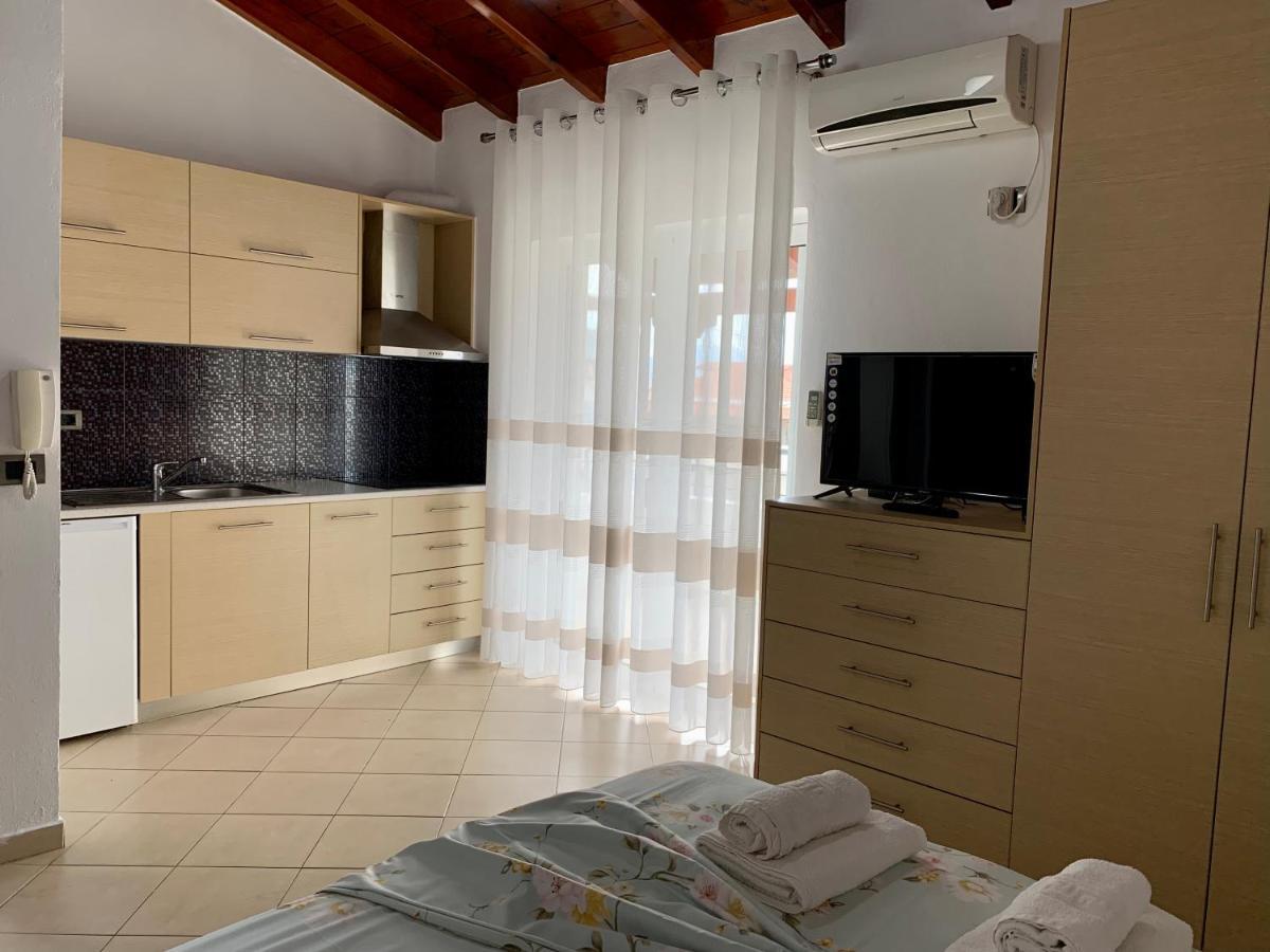 Bardhi Apts Саранда Экстерьер фото